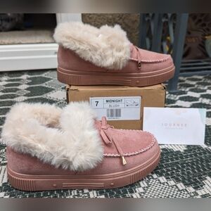 New Women's 7 Faux Fur Slipper, Journee Collection Midnight Tru Comfort Foam